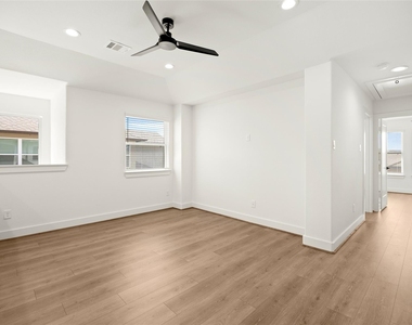 2708 Sunrise Breeze Drive - Photo Thumbnail 21