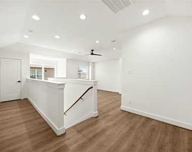 2708 Sunrise Breeze Drive - Photo Thumbnail 20