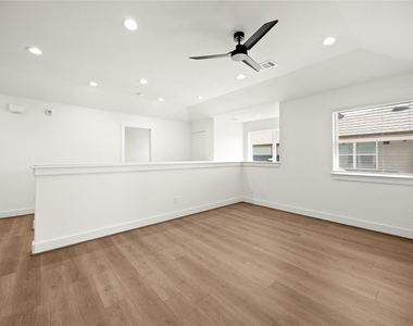 2708 Sunrise Breeze Drive - Photo Thumbnail 22