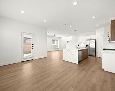 2708 Sunrise Breeze Drive - Photo Thumbnail 13