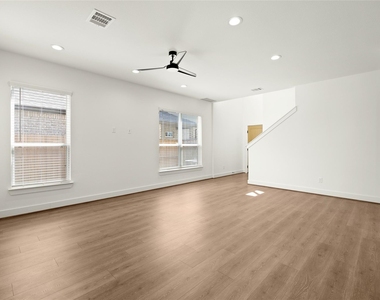 2708 Sunrise Breeze Drive - Photo Thumbnail 4