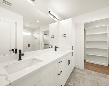 2708 Sunrise Breeze Drive - Photo Thumbnail 16
