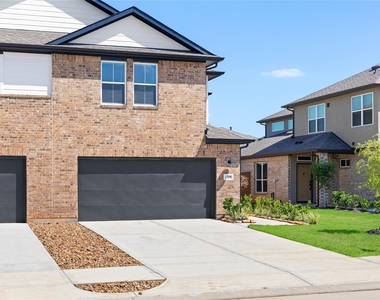 2708 Sunrise Breeze Drive - Photo Thumbnail 1