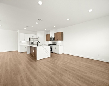 2708 Sunrise Breeze Drive - Photo Thumbnail 12
