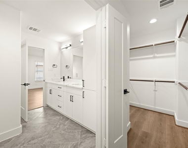 2708 Sunrise Breeze Drive - Photo Thumbnail 18