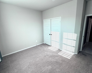 18669 Blue Spruce Lane - Photo Thumbnail 3