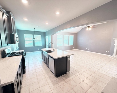 18669 Blue Spruce Lane - Photo Thumbnail 11