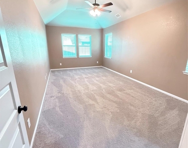 18669 Blue Spruce Lane - Photo Thumbnail 17