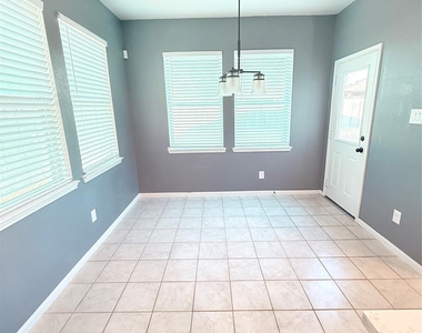 18669 Blue Spruce Lane - Photo Thumbnail 13