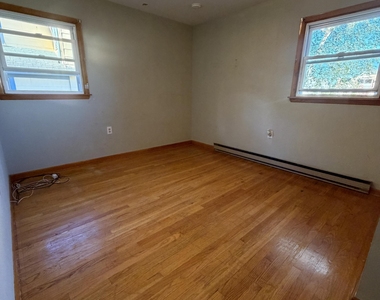 935 N Irving Avenue - Photo Thumbnail 10