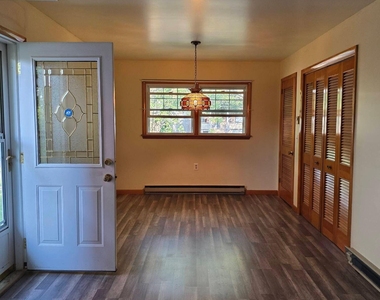 935 N Irving Avenue - Photo Thumbnail 2