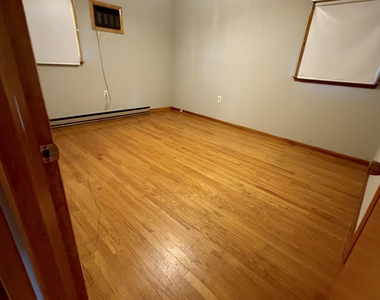 935 N Irving Avenue - Photo Thumbnail 12