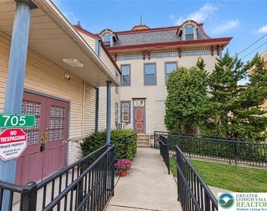 701 Main Street - Photo Thumbnail 11