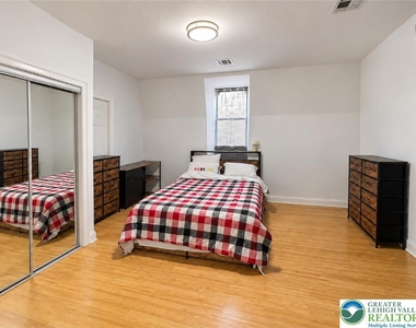 701 Main Street - Photo Thumbnail 5
