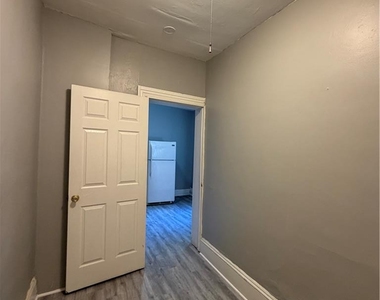 697 Ferry Street - Photo Thumbnail 3