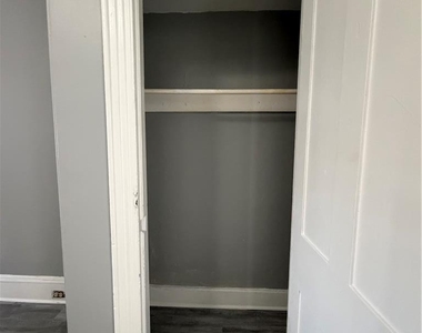 697 Ferry Street - Photo Thumbnail 9