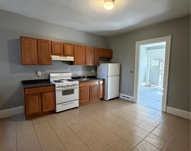 697 Ferry Street - Photo Thumbnail 5