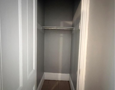 697 Ferry Street - Photo Thumbnail 8