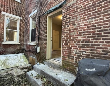 697 Ferry Street - Photo Thumbnail 16