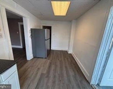 409 W Broad Street - Photo Thumbnail 3