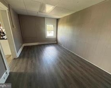 409 W Broad Street - Photo Thumbnail 7
