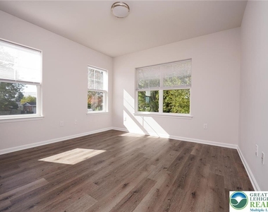 1210 Eaton Avenue - Photo Thumbnail 19
