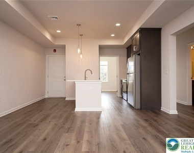1210 Eaton Avenue - Photo Thumbnail 8