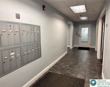 79 W Market Street - Photo Thumbnail 2