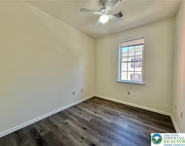79 W Market Street - Photo Thumbnail 12