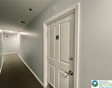 79 W Market Street - Photo Thumbnail 3