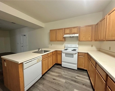 79 W Market Street - Photo Thumbnail 14