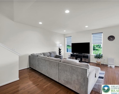 273 Redclover Lane - Photo Thumbnail 15