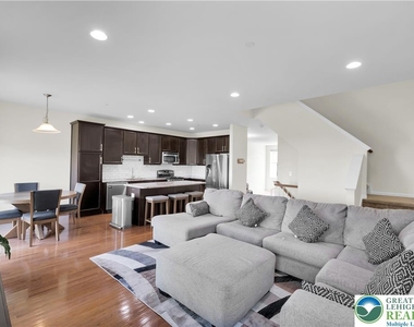 273 Redclover Lane - Photo Thumbnail 13