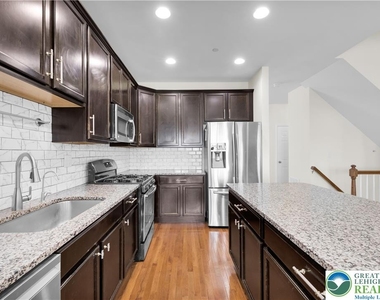 273 Redclover Lane - Photo Thumbnail 20