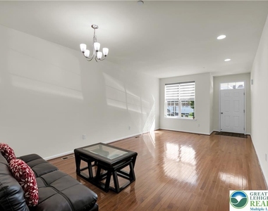 273 Redclover Lane - Photo Thumbnail 16