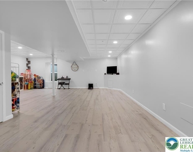 273 Redclover Lane - Photo Thumbnail 44