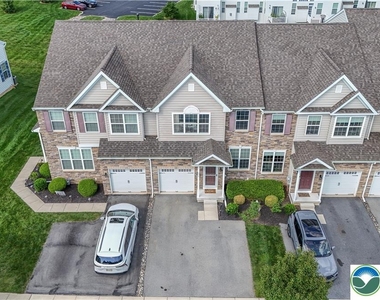 273 Redclover Lane - Photo Thumbnail 4