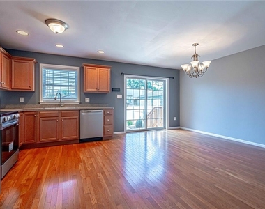 1427 Chelsea Avenue - Photo Thumbnail 8