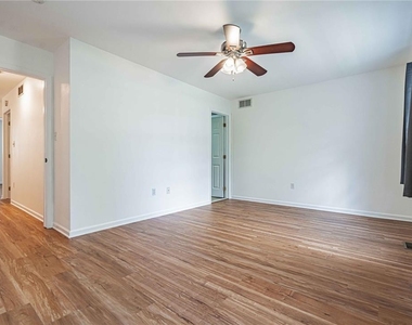 1427 Chelsea Avenue - Photo Thumbnail 16