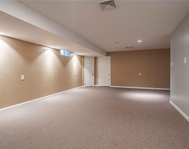 1427 Chelsea Avenue - Photo Thumbnail 30