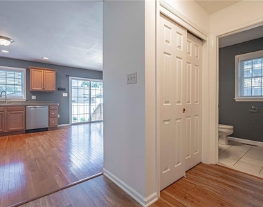 1427 Chelsea Avenue - Photo Thumbnail 5