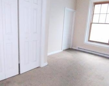 106 10th Street - Photo Thumbnail 2