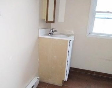 106 10th Street - Photo Thumbnail 7