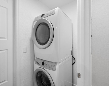 614 Howell Avenue - Photo Thumbnail 4