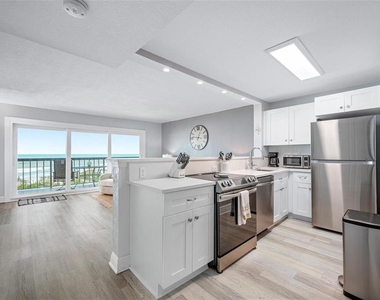 19450 Gulf Boulevard - Photo Thumbnail 17