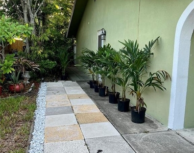 1404 N Saturn Avenue - Photo Thumbnail 25