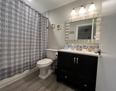 1404 N Saturn Avenue - Photo Thumbnail 17