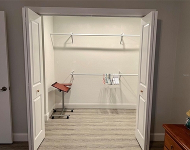 1404 N Saturn Avenue - Photo Thumbnail 20