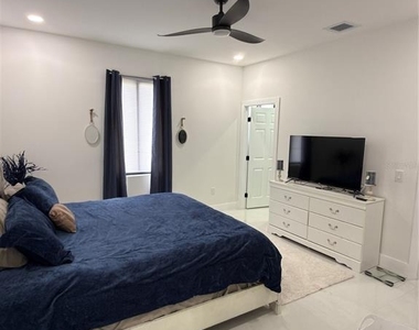 225 Bowman Avenue S - Photo Thumbnail 8