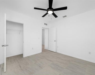 605 Blue Point Drive - Photo Thumbnail 32